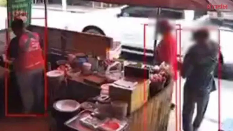 Is It Too Much? Couple Asks for Free Som Tam, Restaurant Owner Serves It in a Container, But They're Unhappy Because They Want to Eat Inside