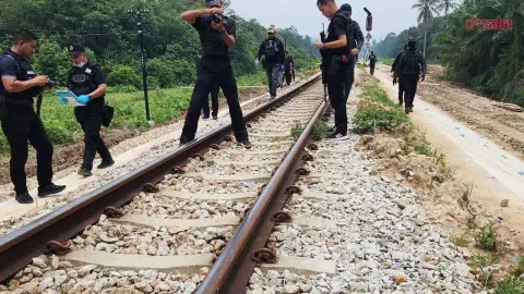 Railways Rush to Inspect Bomb Damage, Plan Quick Repairs