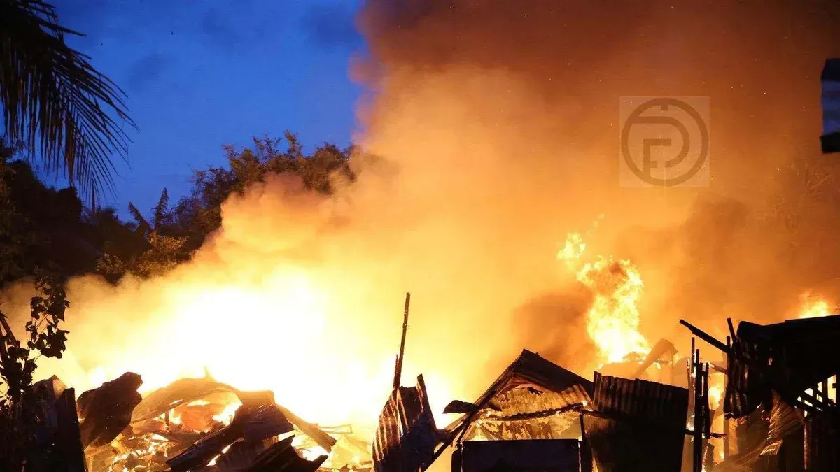 Fire Destroys Worker Camp in Koh Kaew