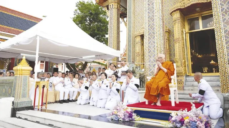 Buddha Statue Casting Ceremony Honors Queen's 60th Birthday