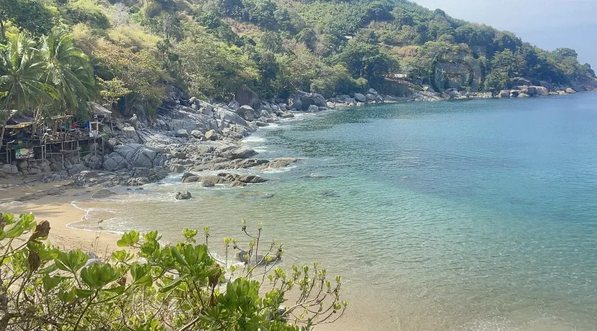 Forestry Department Orders Urgent Demolition of Illegal Structures at Nui Beach