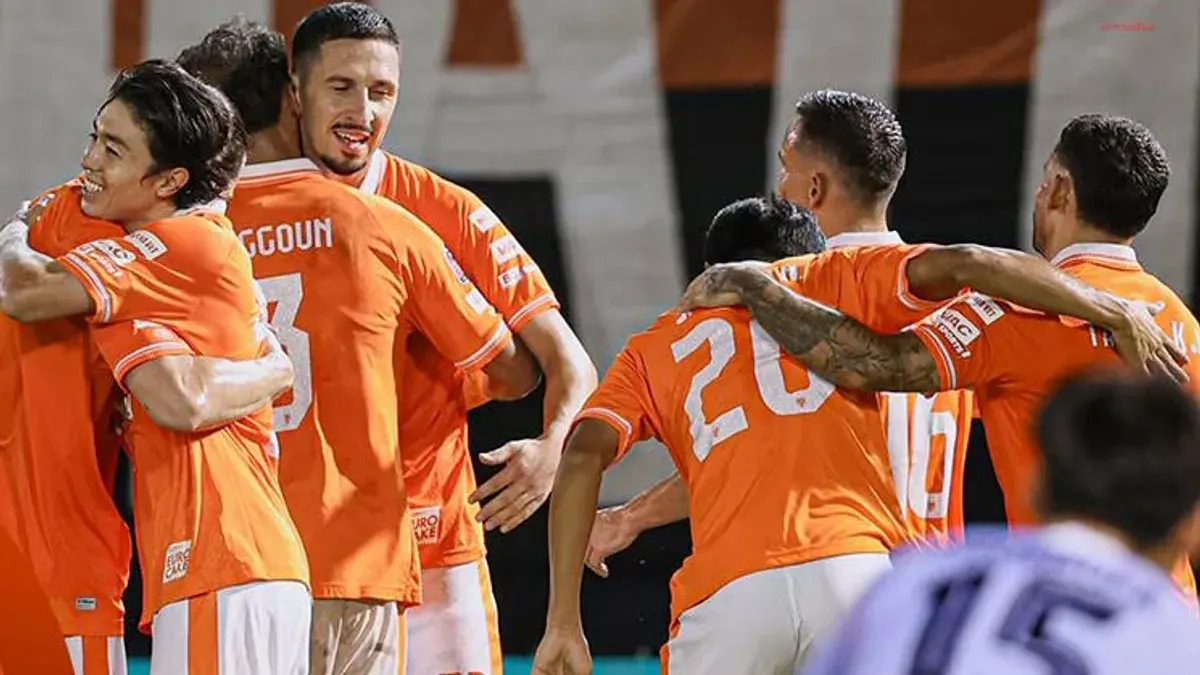 Ratchaburi Thrash Sukhothai 6-0 to Top Thai League
