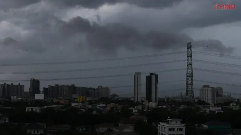 Heavy Rains Lash Northeast Thailand, 57 Provinces Warned