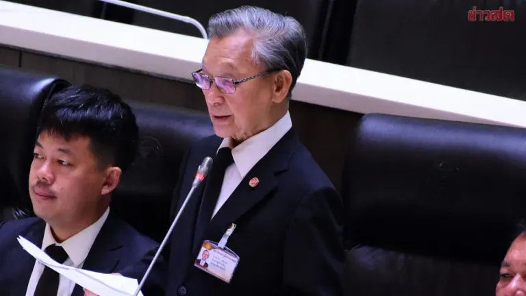 Chuan Urges Government to Raise Elderly Stipend to 1,000 Baht