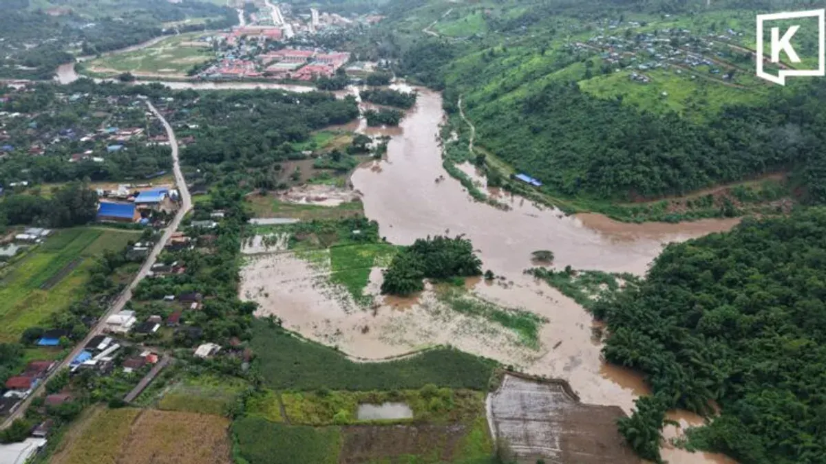 Flash Floods Swamp Mae Sot as Moei River Overflows