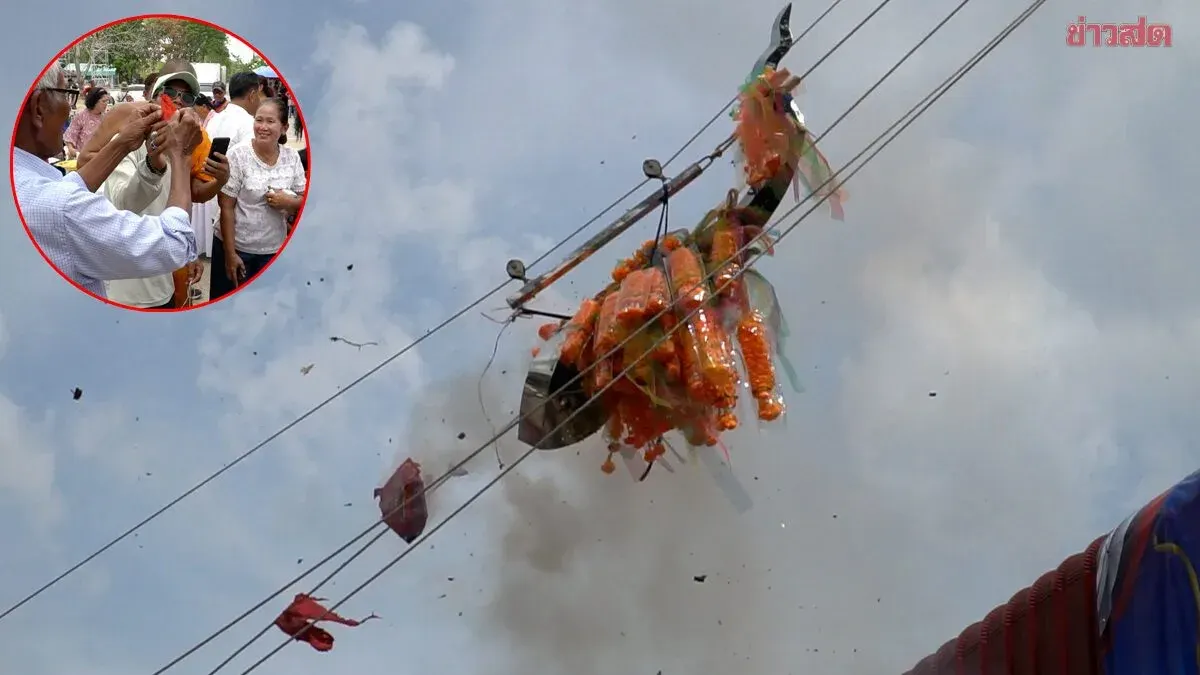 Community Gathers for Major Merit-Making: Stainless Steel Spire Raising at Hua Khwa Temple with 10,000 Firecrackers and Lucky Number Reveal
