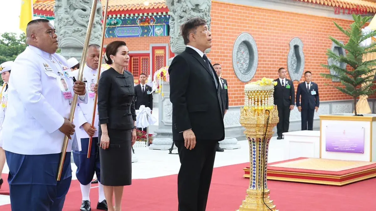 King and Queen Open White Jade Tai Hong Temple Building Commemorating 72nd Anniversary