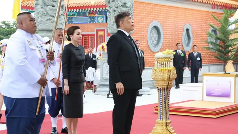 King and Queen Open White Jade Tai Hong Temple Building Commemorating 72nd Anniversary