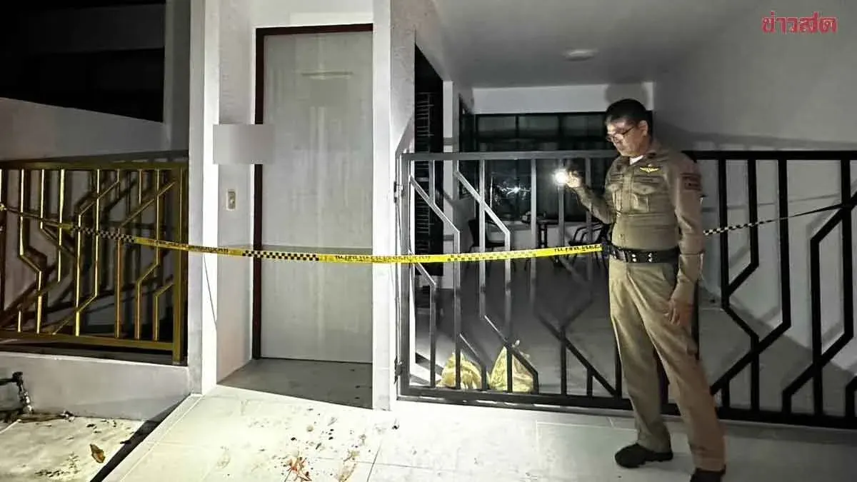 Chinese Man Arrested at Airport After Stabbing Wife and Child; Couple's Escape Plan Foiled