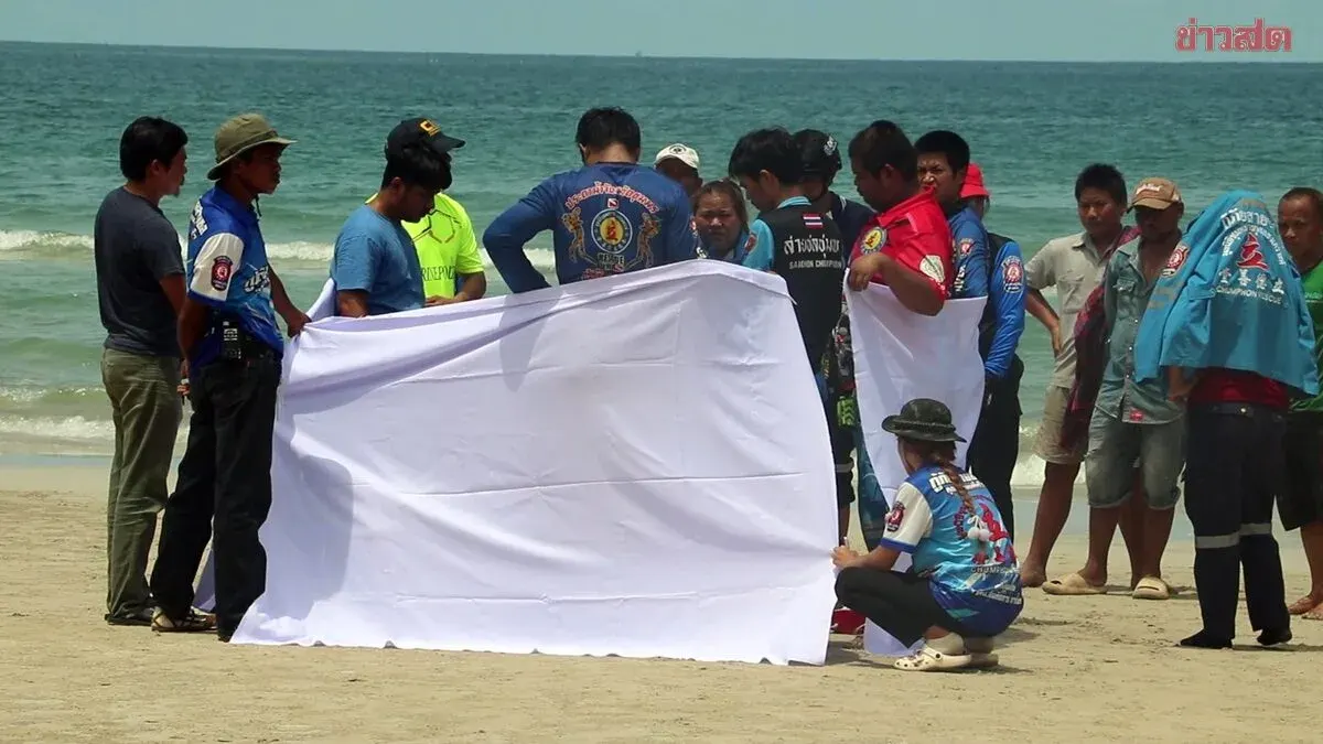 Tragedy: Father and 14-Year-Old Son Drown at Chumphon Beach During School Break Trip from Saraburi