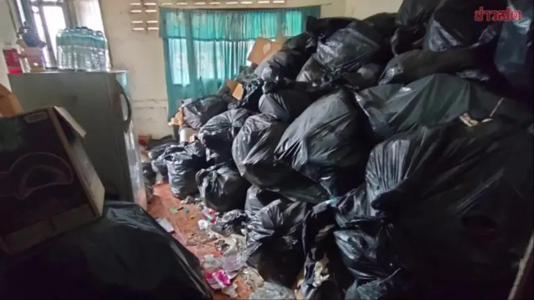 Shocking Room Reveal: Young Lottery Page Admin Buried in Trash, Barely a Walkway, Owes Months of Rent