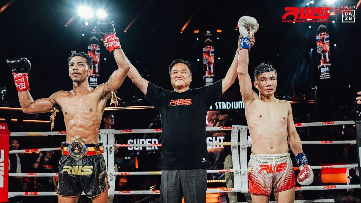 PM Anuthin Watches Damnuay Defend Rajadamnern Title