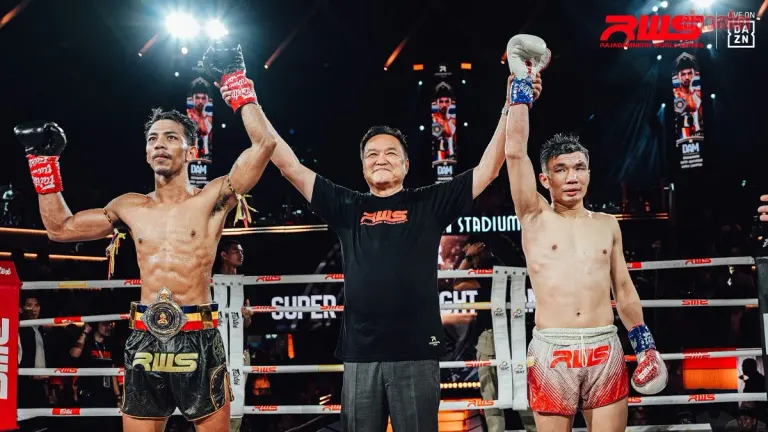 PM Anuthin Watches Damnuay Defend Rajadamnern Title
