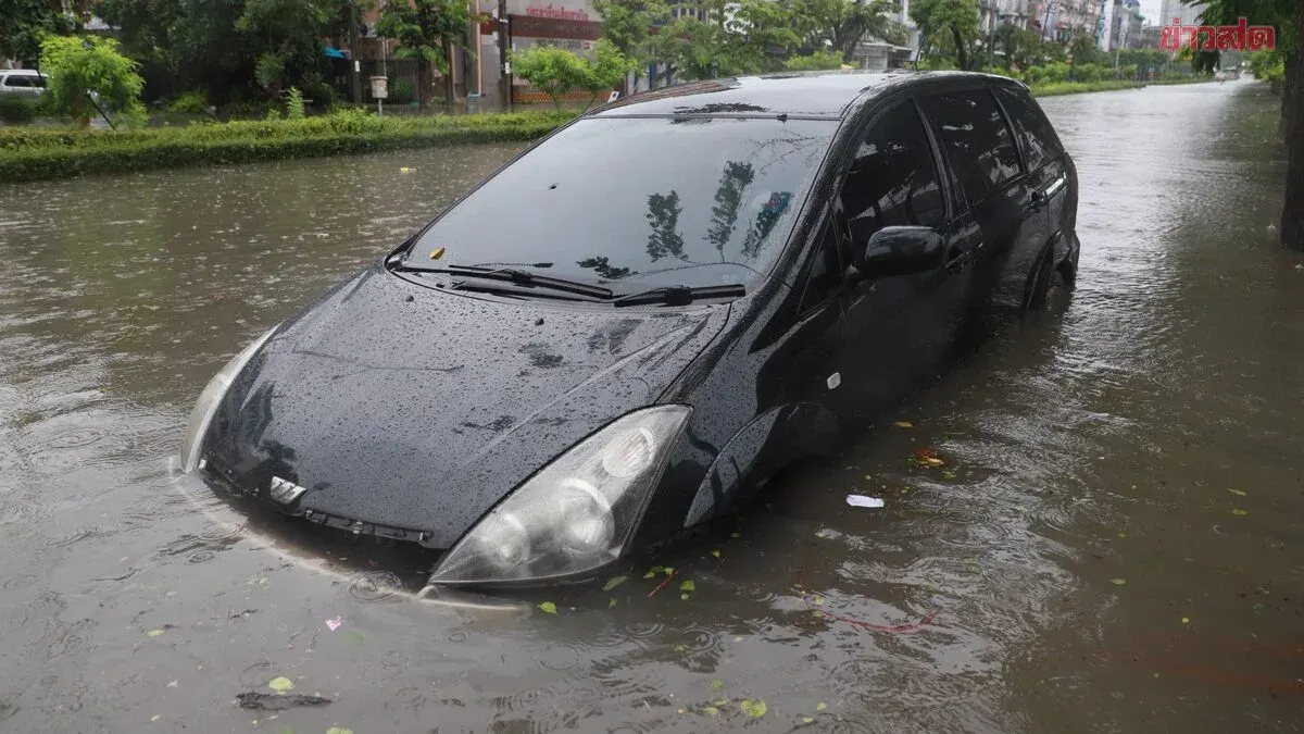 Safety Tips for Driving, Parking, and Walking Through Floodwaters