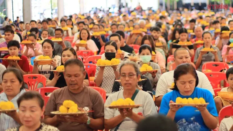 Thousands Seek Blessings at Auspicious Ritual in Chachoengsao