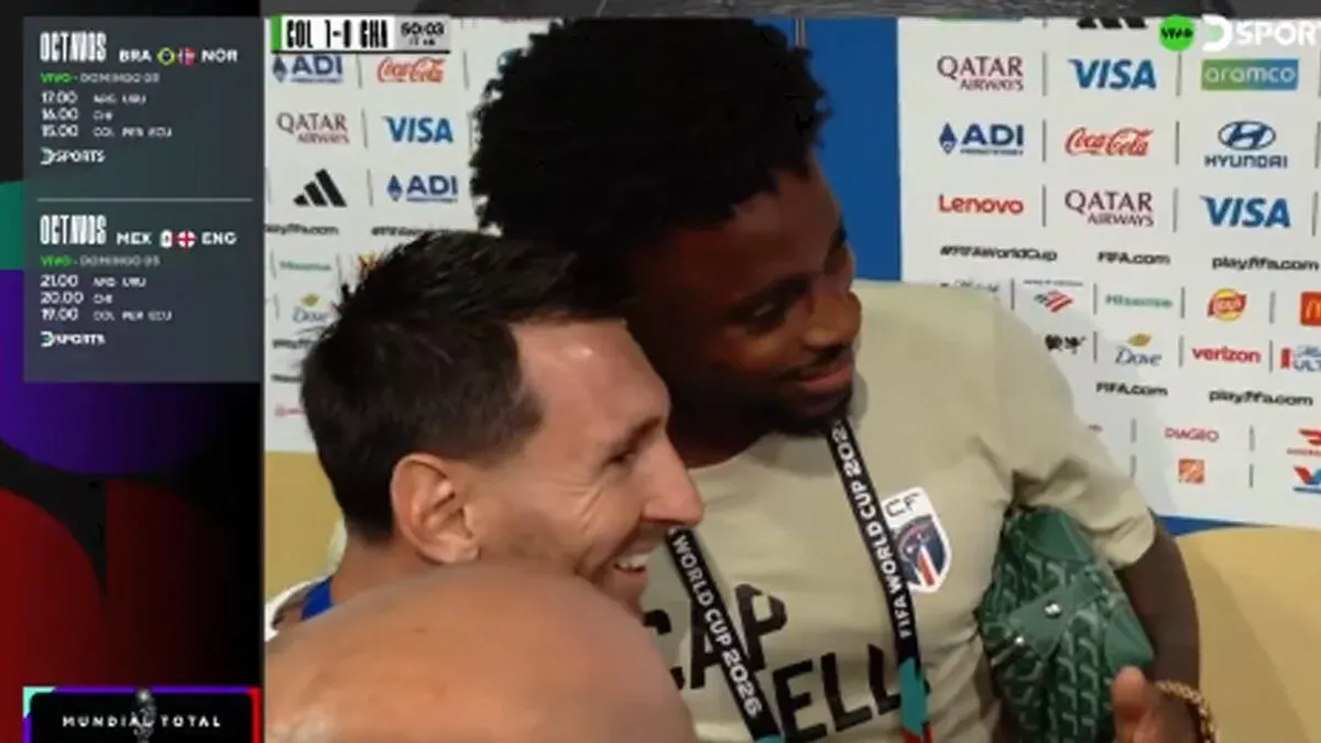 Cape Verde Players Wait For Messi Photo After Argentina Win