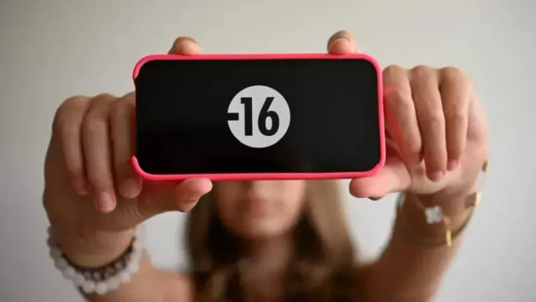 EU Prepares Restrictions On Children's Social Media Use