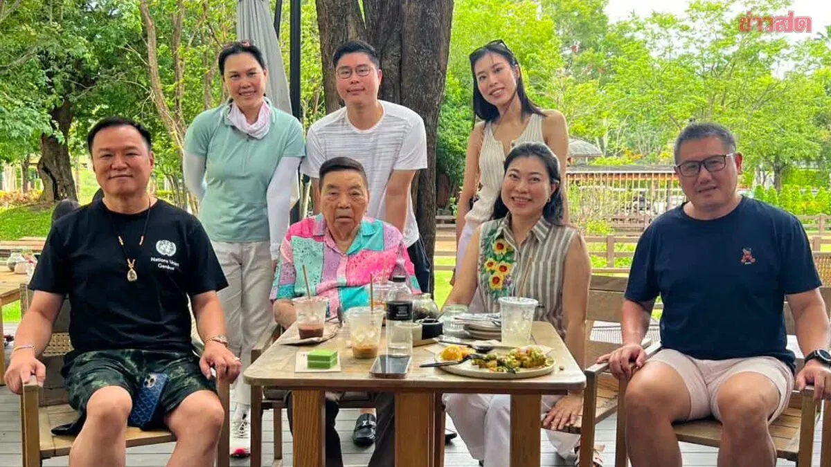 PM Anutin Posts Casual Shorts Photo After Newin Controversy