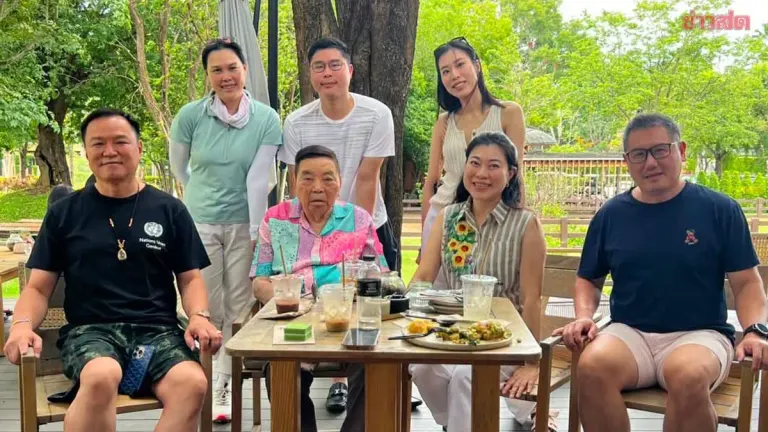 PM Anutin Posts Casual Shorts Photo After Newin Controversy