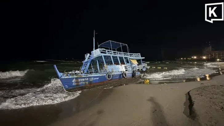 Tourist Boat Smashed Ashore in Pattaya by Rough Seas