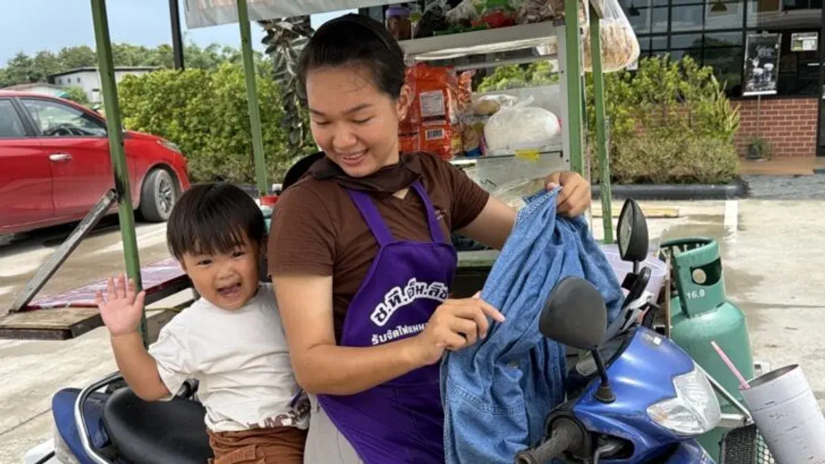 Noodle Vendor Brings 11-Month-Old Along on Daily Sales Route